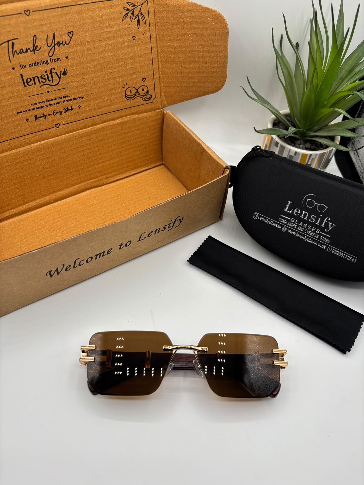 LIORA RIMLESS