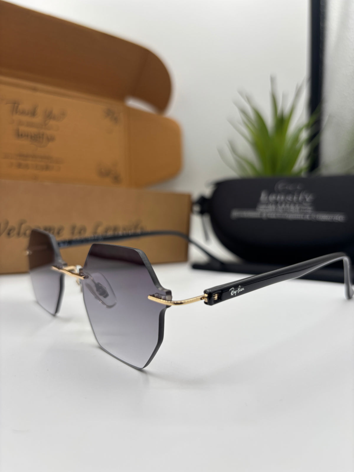 AURELIA RIMLESS