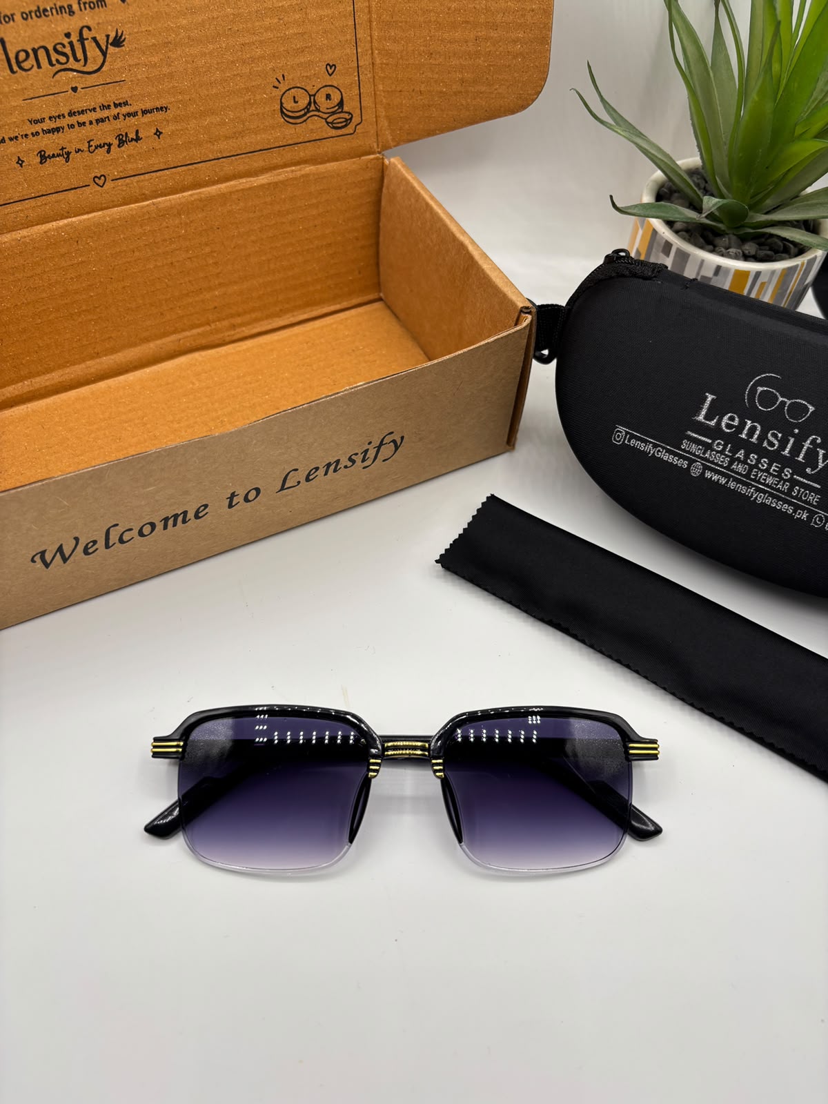 NERO SQUARE RIMLESS